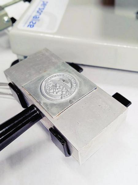 Maquina hot stamping gravação em couro